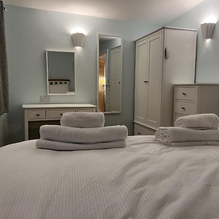 Charming Woodland Lodge 2 Person 1 Bedroom Great Yarmouth Exteriör bild