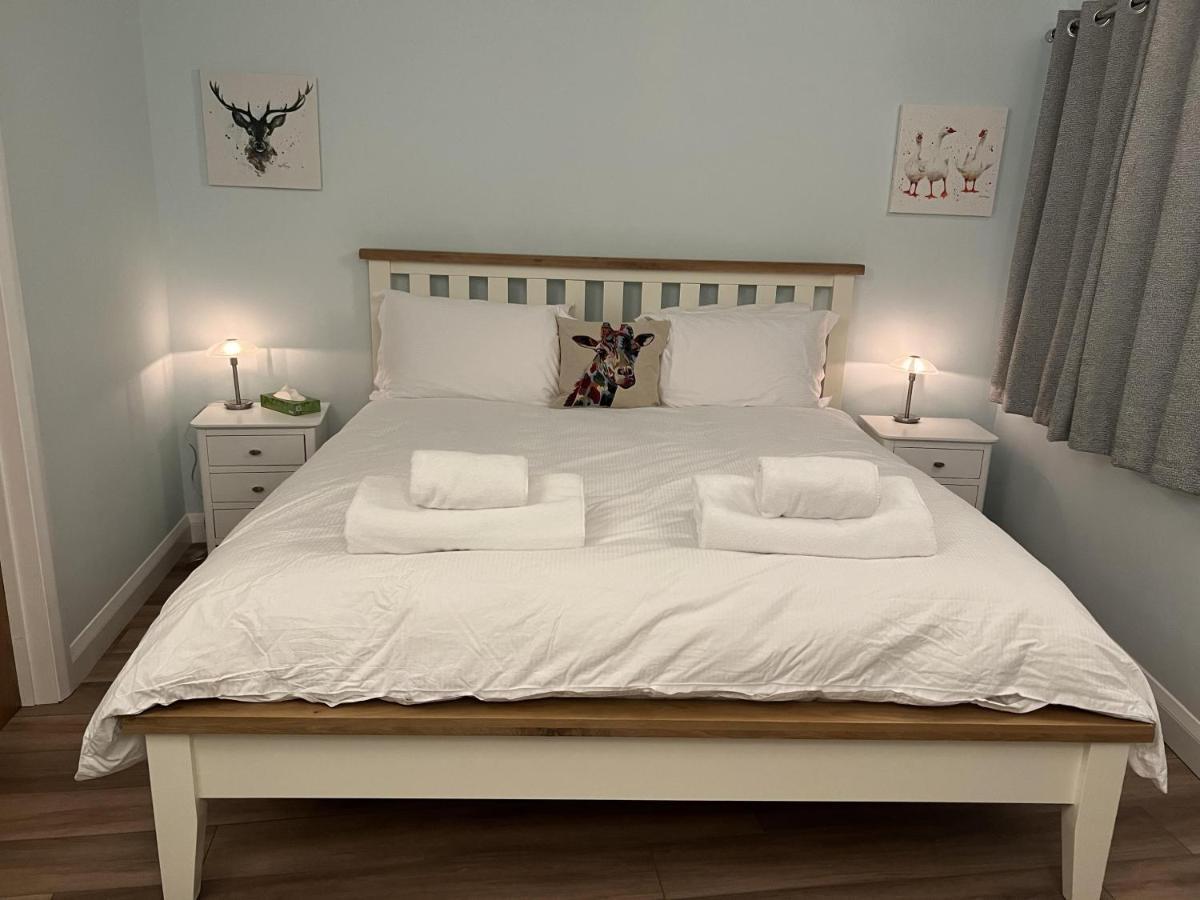 Charming Woodland Lodge 2 Person 1 Bedroom Great Yarmouth Exteriör bild